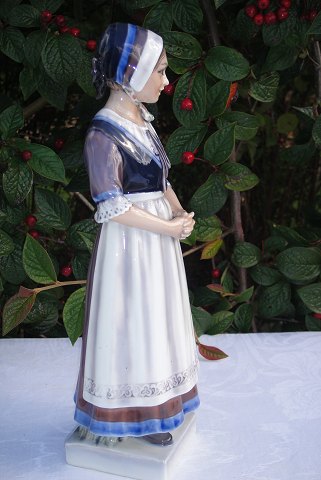 Dahl Jensen Figurine 1142 Girl from Hedebo