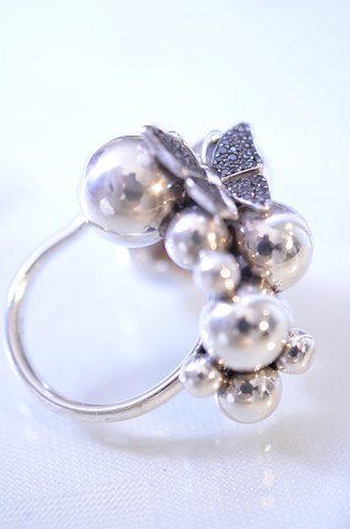 Moonlight grape Ring with Butterfly
