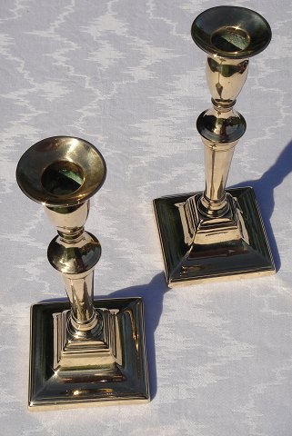 Pair candlesticks