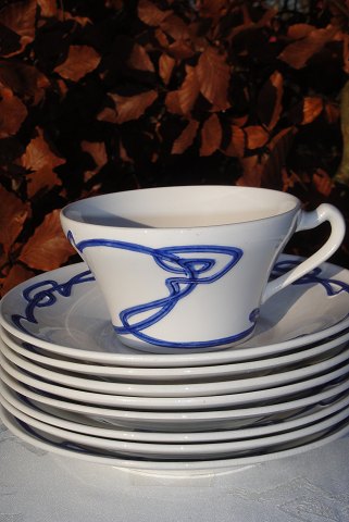Blaue Olga Teetassen mit Untere Tassen, Verkauft