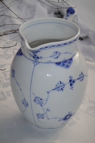 Royal Copenhagen  Blue fluted half lace Pot 668