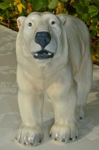 Copenhagen. Dahl Jensen Figurine  1156 Polar bear
