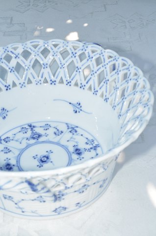 Royal Copenhagen Blue fluted full lace Fruit basket 1050