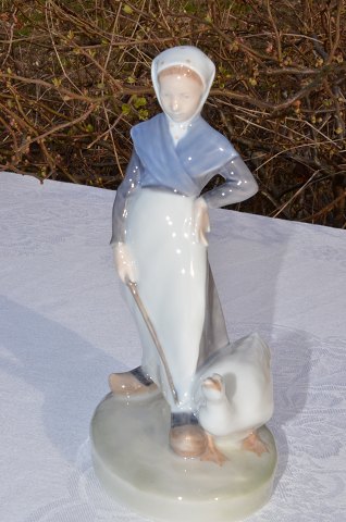 Royal Copenhagen Figur 528 Mädchen mit Gans