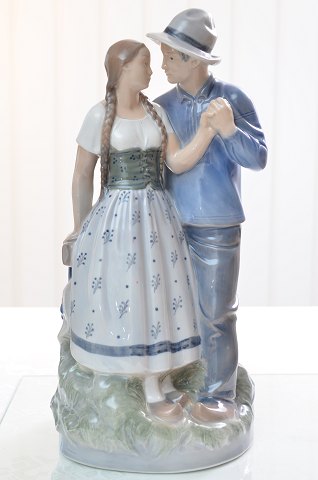 Royal Copenhagen  Figurine 3049 Henrik & Else