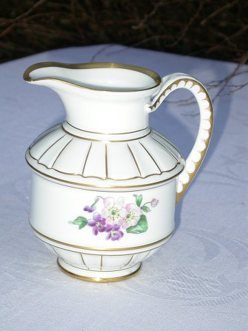 Bing & Grondahl    Springflower Cream jug