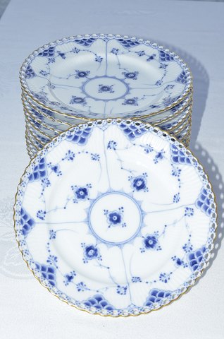 Royal Copenhagen 
full lace with gold Plates 1086