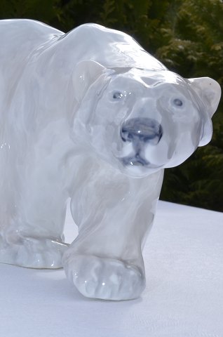 Royal Copenhagen figurine 1137 Polar bear
