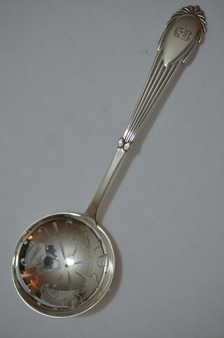 F silver cutlery Sprinkle spoon