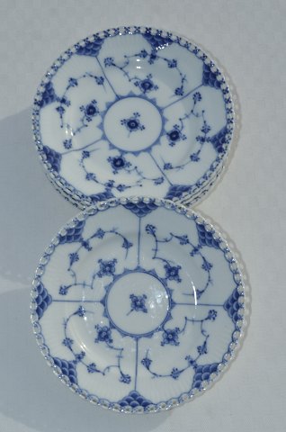 Royal Copenhagen Blue fluted.
Full lace 4  Plates pre 1900