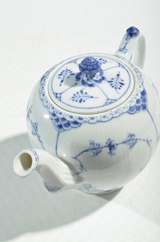Royal Copenhagen  Blue fluted half lace Teapot 611