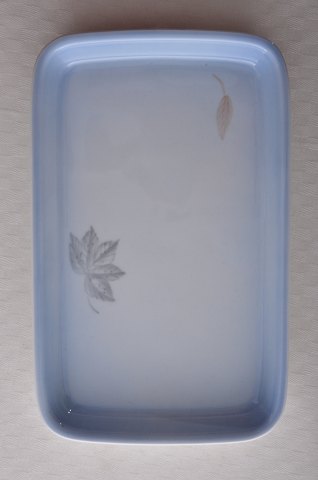 Bing & Grondahl Falling Leaves Tray 364