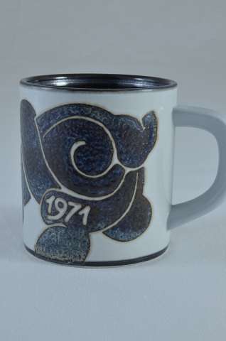 Royal Copenhagen Small Annual mug 1971