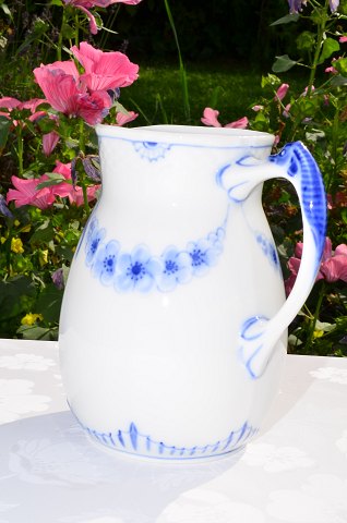 Bing & Grondahl porcelain Empire Milk jug 85