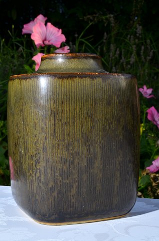 Bing & Grondahl Ceramick Vase 7222