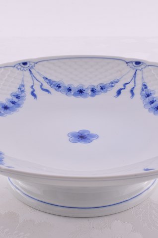 Bing & Grondahl porcelain  Empire Cake dish 429