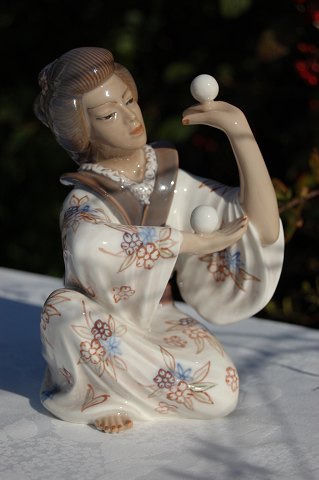 Dahl Jensen figurine 1326 Japanese juggler