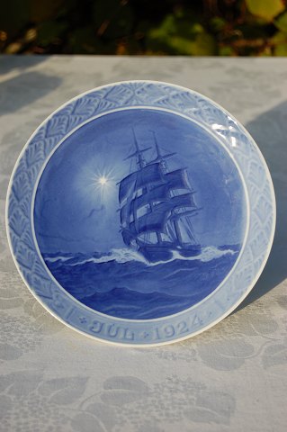 Royal Copenhagen Christmas plate 1924