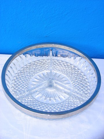 Glass dish