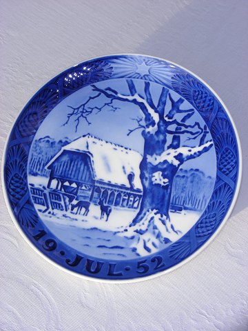 Royal Copenhagen porcelain. Christmas plate from 1952