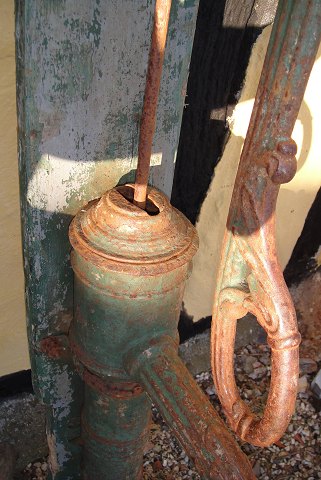 fremstille Højde stun Klits Antik - Unik gammel vandpumpe - Unik gammel vandpumpe
