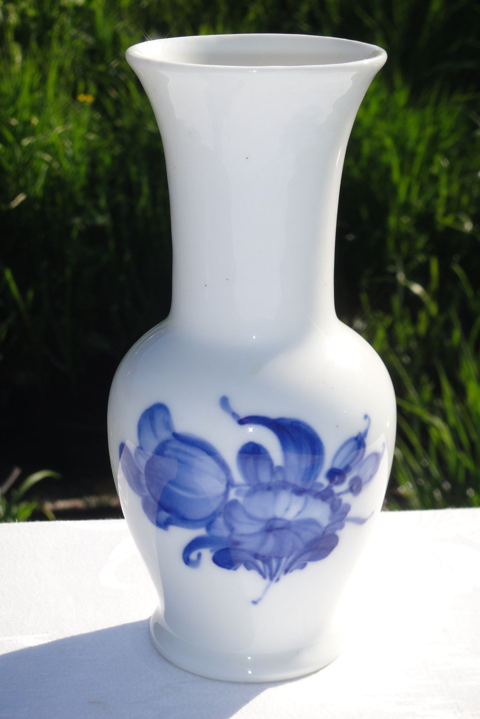 Klits Antik - Royal Copenhagen Blue flower braided Vase 8260 - Royal  Copenhagen Blue flower braided Vase 8260